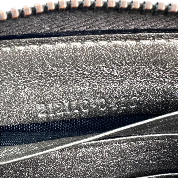 Gucci 🪢 Imprime Monogram GG Pierce Zip Around Wallet Mauve - Picture 14 of 15